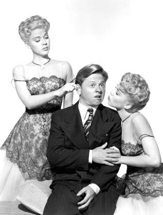 ANDY HARDY S BLONDE TROUBLE, Mickey Rooney, center, with Lee Wilde and ...