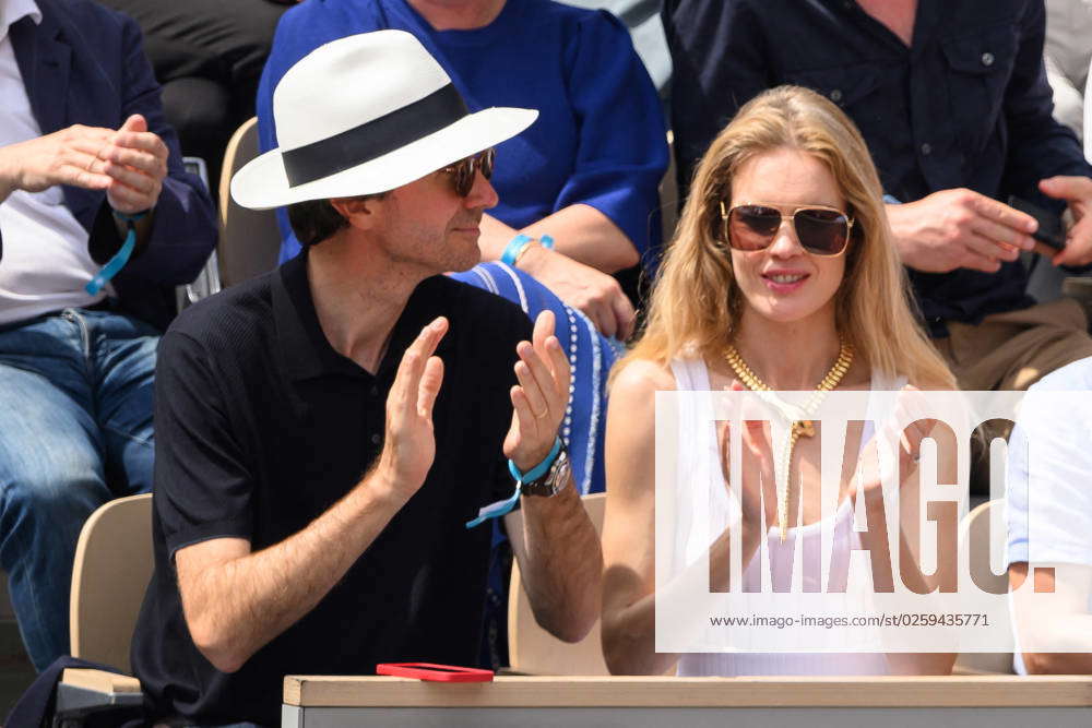 French Open - Antoine Arnault and Natalia Vodianova At The Stands   Imagelinkglobal ILG: Product: ILEA001414315｜Photos & Images & Videos｜KYODO  NEWS IMAGES INC