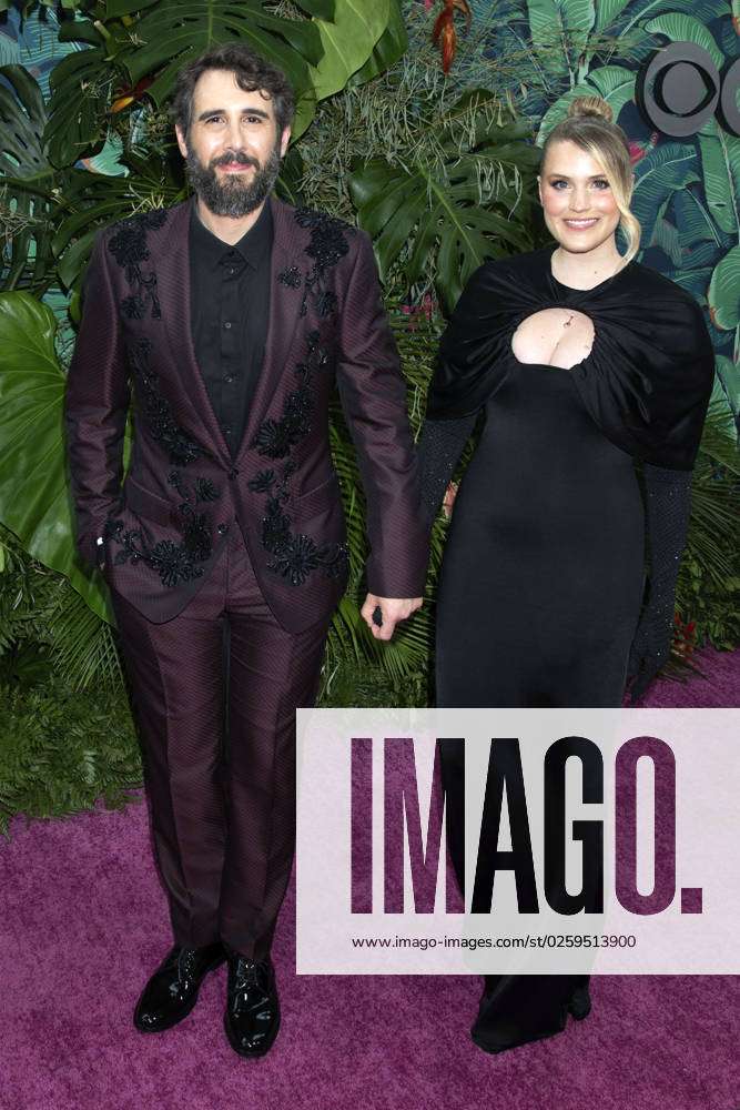 Josh Groban and Natalie McQueen at the 76 Tony Awards 2023 at the