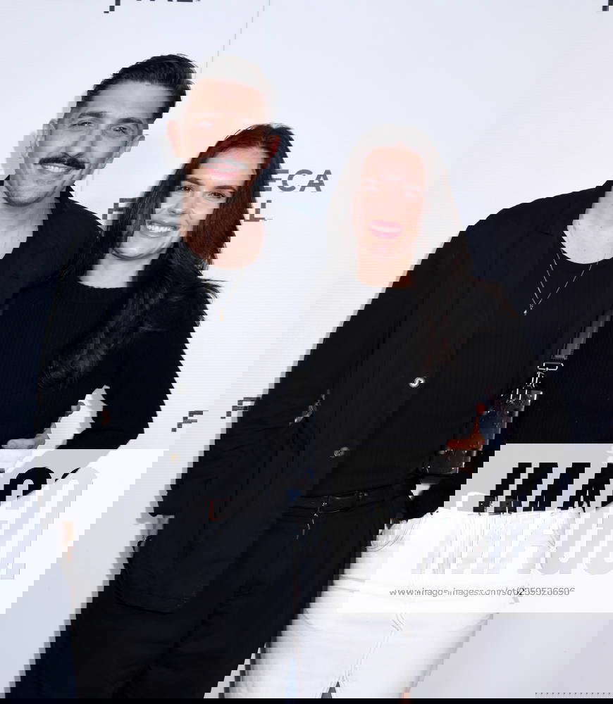 Emma Turnerさん専用 June 11, 2023, New York, New York, USA: Andrew Schulz and Emma