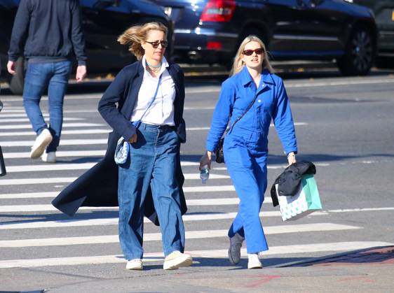 Tea Leoni With Her Daughter Out - NYC U.S actress Tea Leoni shopping ...