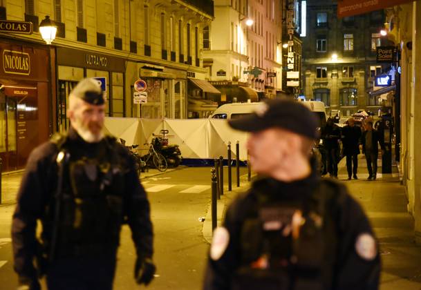 France Knife Attack - Paris Forensic officiers get ready as they arrive ...