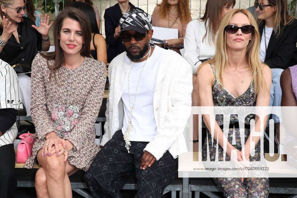 Vanessa Paradis et Charlotte Casiraghi aux côtés de Kendrick Lamar : pour  le défilé Chanel, elles étaient bien entourées ! - PHOTOS