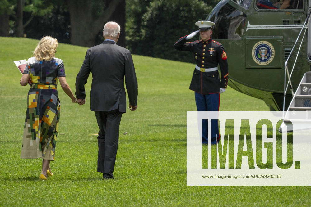 President Joe BIden and FIrst Lady Depart on Marine One U.S. President ...