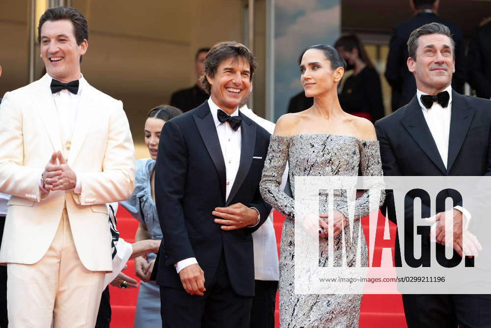 Cannes - Top Gun Maverick Red Carpet Day 2 Milles Teller, Tom Cruise ...