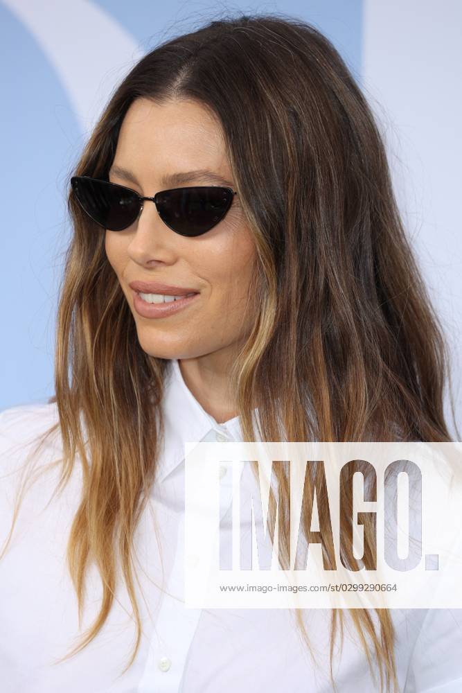 PFW - Dior Photocall Jessica Biel attending the Dior Menswear Spring ...