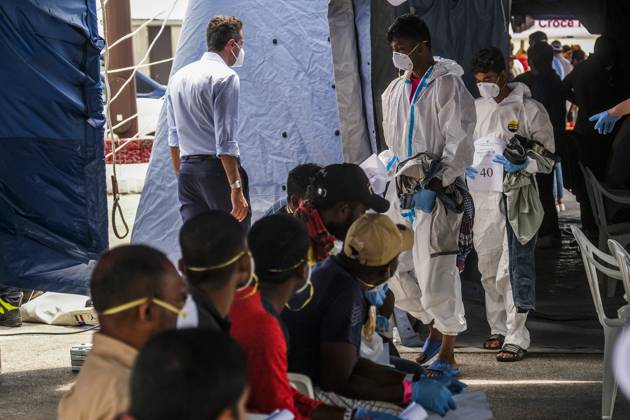 Open Arms Rescates Italy: Open Arms, 73 migrants rescued Migrants who were rescued by Open ...