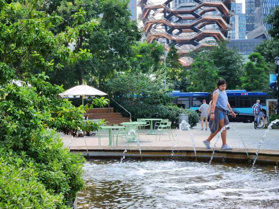 New Yorkers Cooling Up at Water Fountain Due to Excessive Heat In New ...