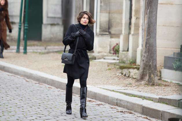 HOMMAGE A LUC BONDY AU CIMETIERE DU PERE LACHAISE LAETITIA CASTA ...