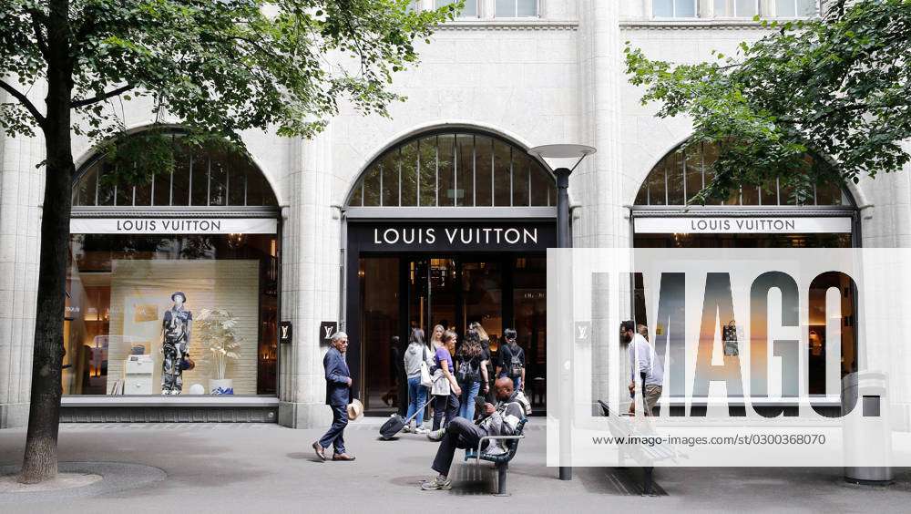 Louis Vuitton Store 27 07 2023 Zuerich , SWITZERLAND , Louis
