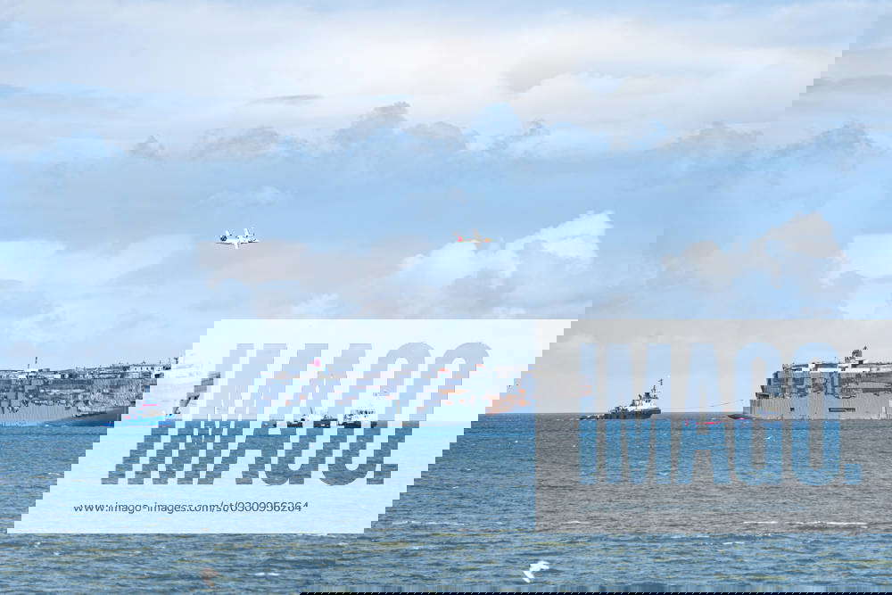 The car carrier Fremantle, Highway damaged by a major fire reaches the