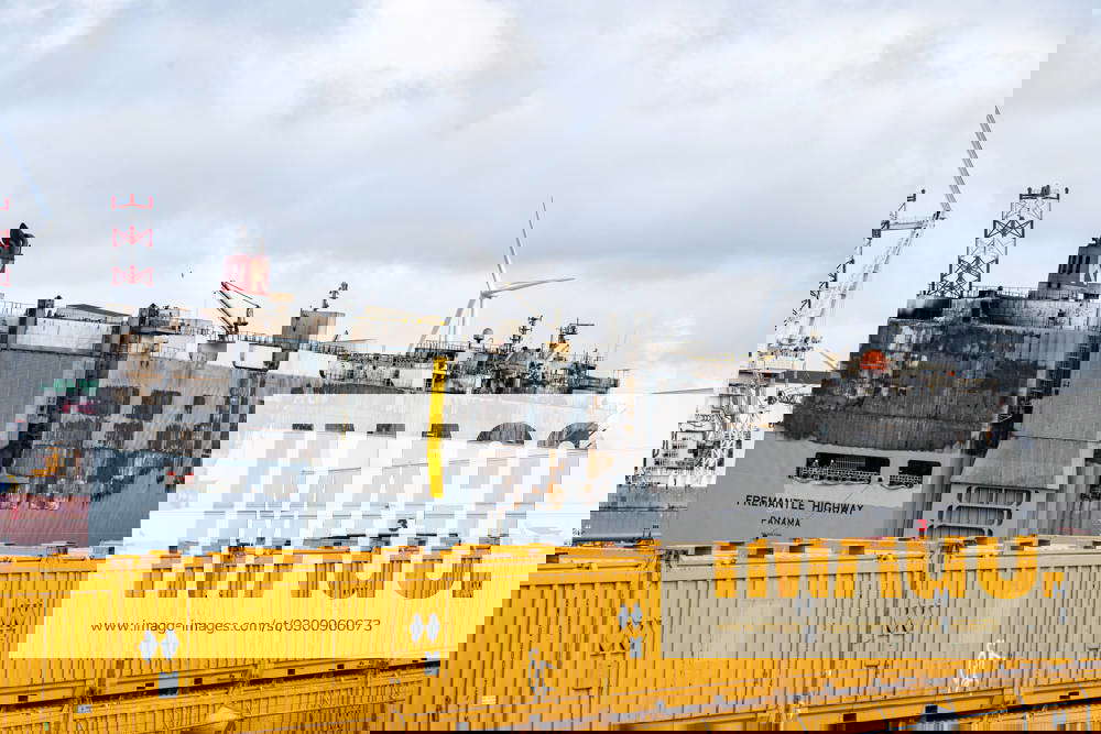 The car carrier Fremantle, Highway damaged by a major fire reaches the