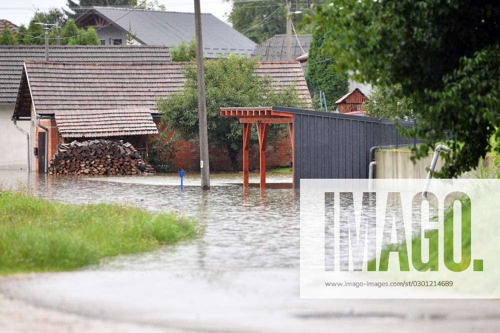 Croatia Flooded Houses Flooded Houses Are Seen After Mura River ...