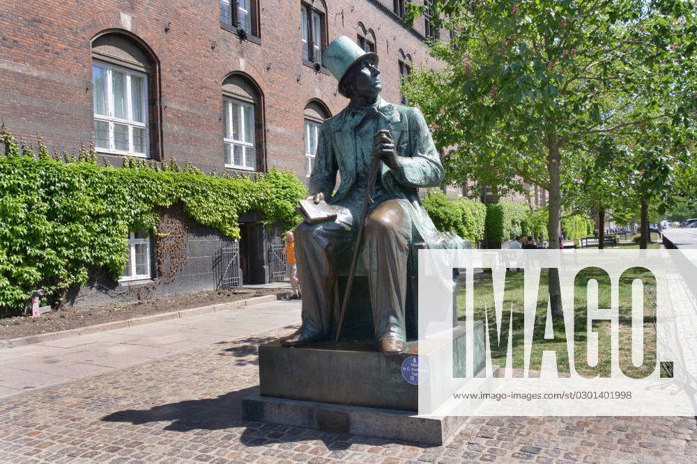 The Statue of H.C. Andersen at the City Square, Statue