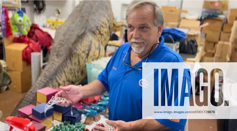 Syndication Daytona Beach NewsJournal Dunn s Attic owner Wes Dunn