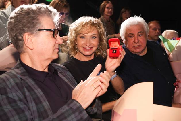 Naruto va Tsunade porno komiks Yalangoch rus oilasi