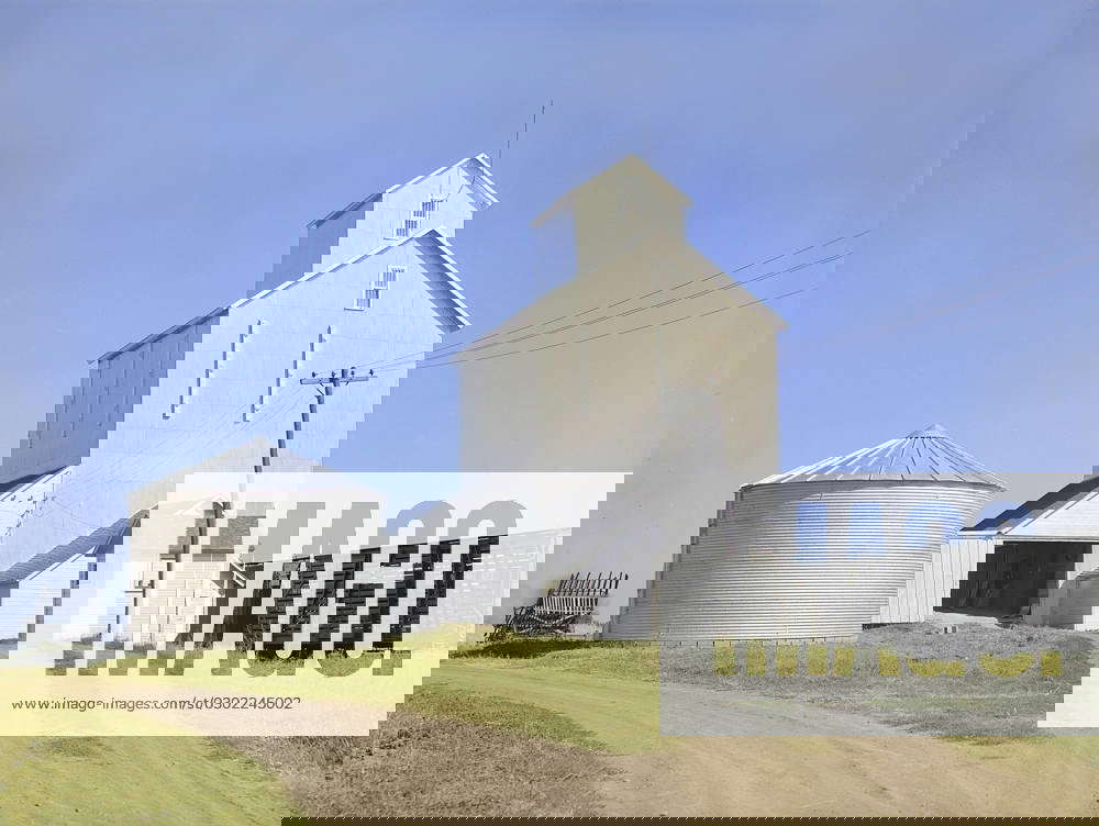 Grain elevator with steel bin for shelled corn storage, Marshall County