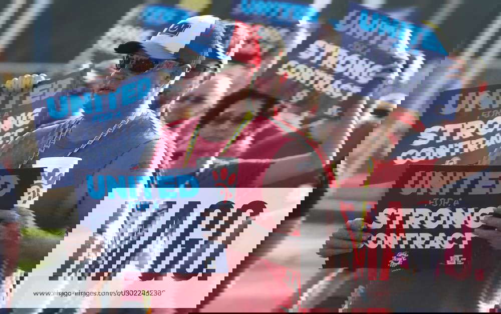 Syndication The CourierJournal Members of UAW Local 862 gathered to