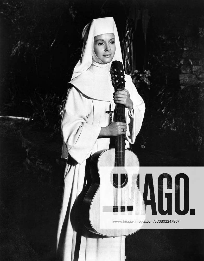 debbie-reynolds-on-set-of-the-film-the-singing-nun-mgm