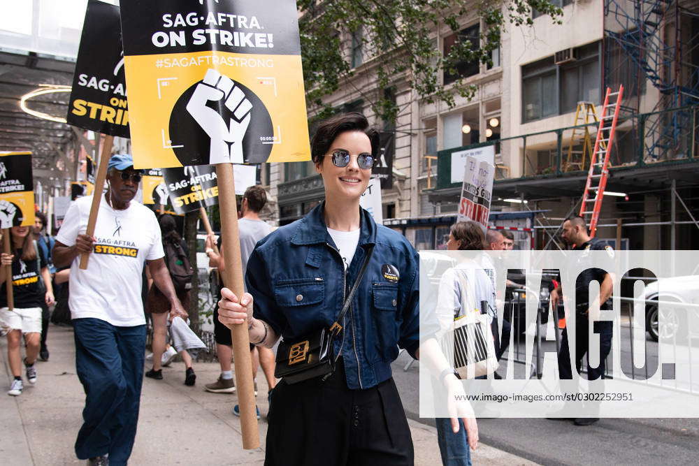 SAG AFTRA Picket Line in NYC Featuring: Jaimie Alexander Where: New