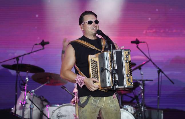 Andreas Gabalier - Domplatz Erfurt Open Air 25.08.2023, Erfurt, Domplatz, Open-Air Konzert von Andreas Gabalier im Rahmen seiner Dirndl-Wahnsinn-Hulapalu! Die Tour 2023 *** Andreas Gabalier Domplatz Erfurt Open Air 25 08 2023, Erfurt, Domplatz, Open Air Concert by Andreas Gabalier as part of his Dirndl Wahnsinn Hulapalu Die Tour 2023