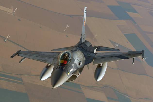 By The Summer, Ukrainian Pilots Will Begin Flight Training On The F-16 ...