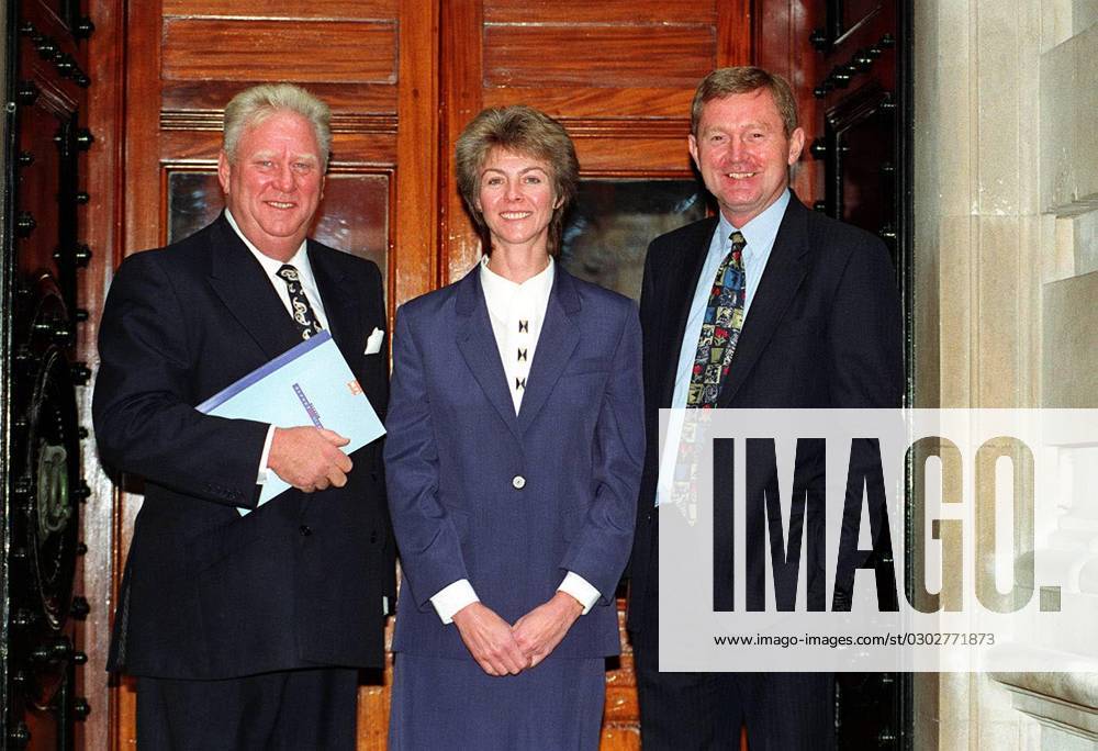 DEREK HUNT Chairman, MFI: SUE MURPHY Group Finance Director, MFI JOHN ...