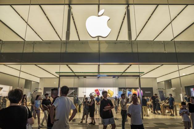 China Chengdu Apple Store An Apple Store in Chengdu in southwest China ...