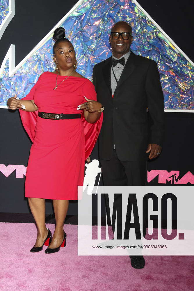 September 12, 2023 Roxanne Shante and James Cross arrive on the pink