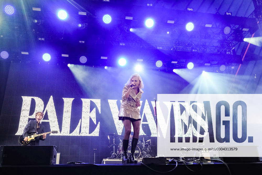 Glastonbury Festival 2023 Heather Baron-Gracie of Pale Waves ...