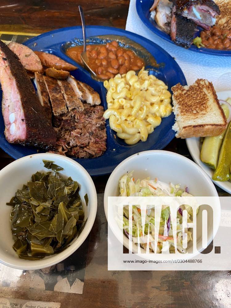 Syndication: The Oklahoman The Big Red Dinner At Bedlam Bar-B-Q With ...