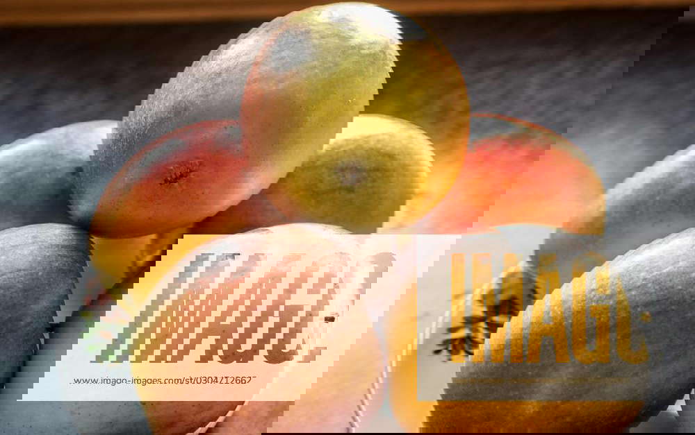 Braeburn Apples, redbaked apples on plates