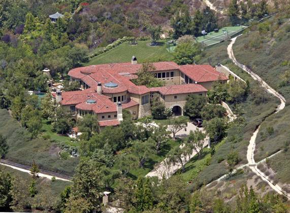 Arnold Schwarzenegger S Brentwood Compound 4888 BRENTWOOD CALIFORNIA 