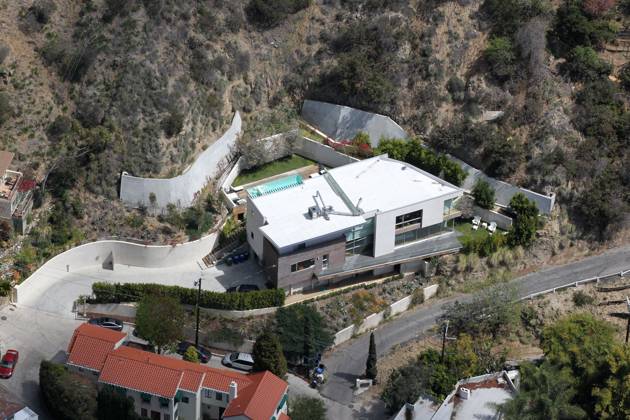 Hugh Hefner spent $4.995 million on this sleek modern home in the ...