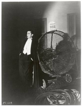 Bela Lugosi in a rare behind-the-scenes.......... Bela Lugosi in a rare ...