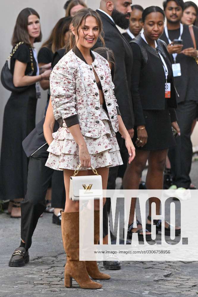 Alicia Vikander - People arriving at the Louis Vuitton PAP F/W