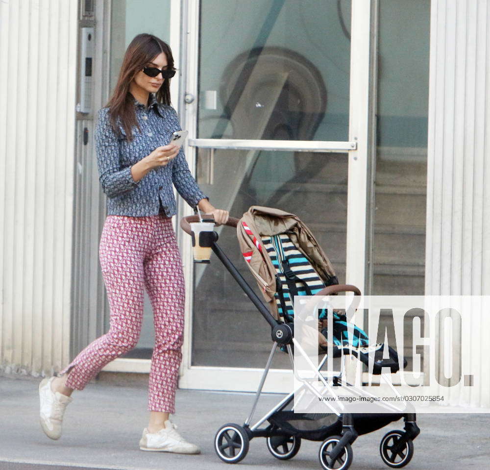 NEW YORK, NY- OCTOBER 4: Emily Ratajkowski seen walking in the West ...