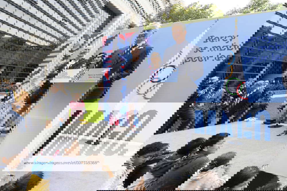 Paris, France October 5, 2023 - Olympic Flag Tour at the Ministry of