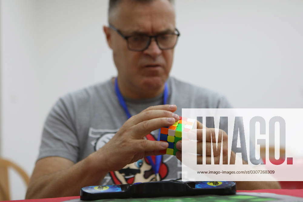 Rubik s Cube Competition Takes Place in Bethlehem s Aida Camp