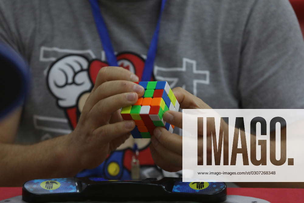 Rubik s Cube Competition Takes Place in Bethlehem s Aida Camp