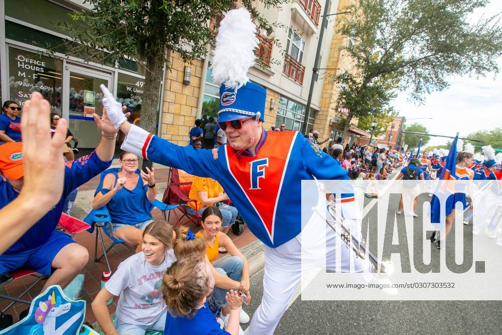 Syndication: Ocala StarBanner The Florida Gator Marching Band broke ...