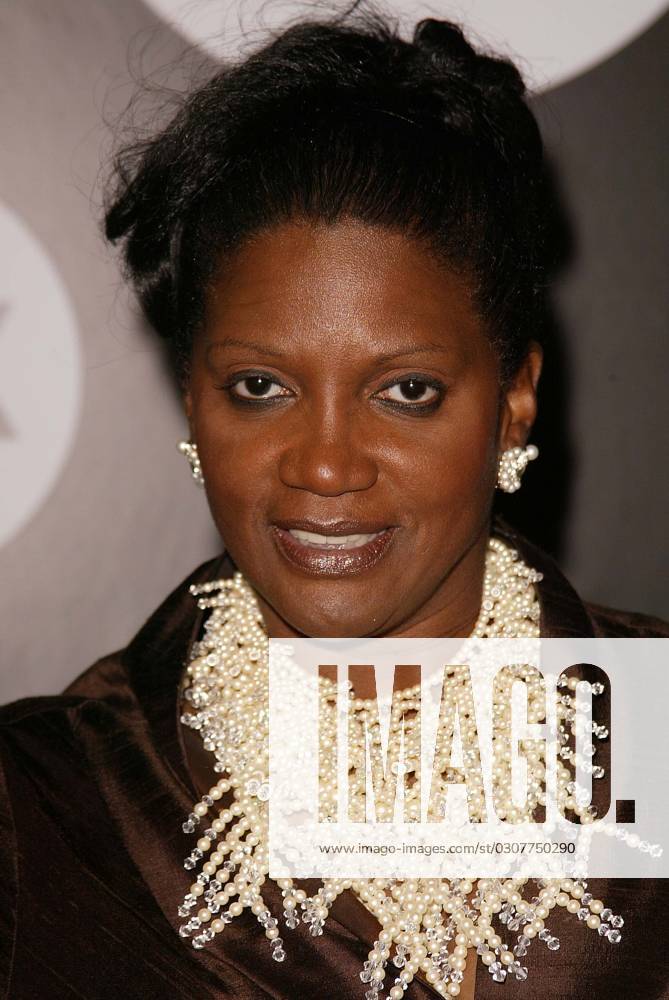 At the Fox New Season Launch Event, Santa Monica Beach, Santa Monica, CA 061104 Anna Maria