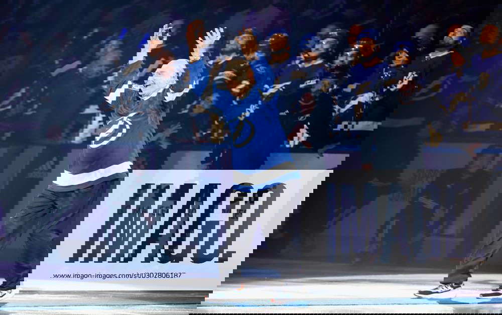 October 10, 2023, Tampa, Florida, USA Sports announcer Dick Vitale is