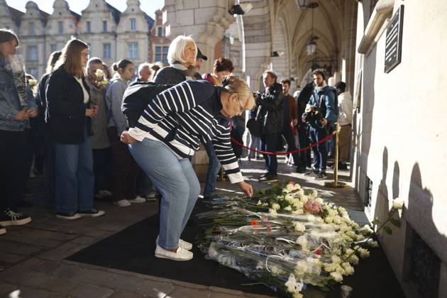 Tribute To The Professor Killed In Arras People During Tribute To The ...