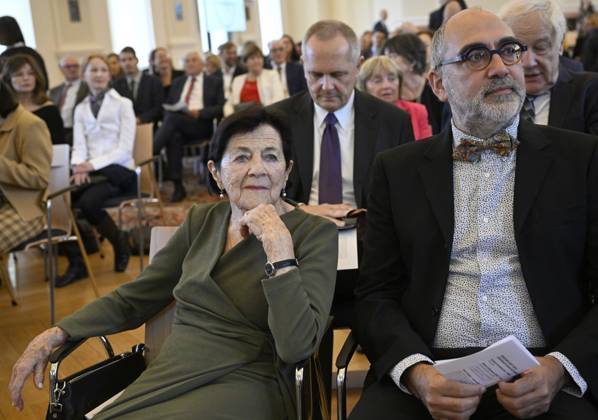 foreign-minister-jan-lipavsky-presented-right-gratias-agit-award-to