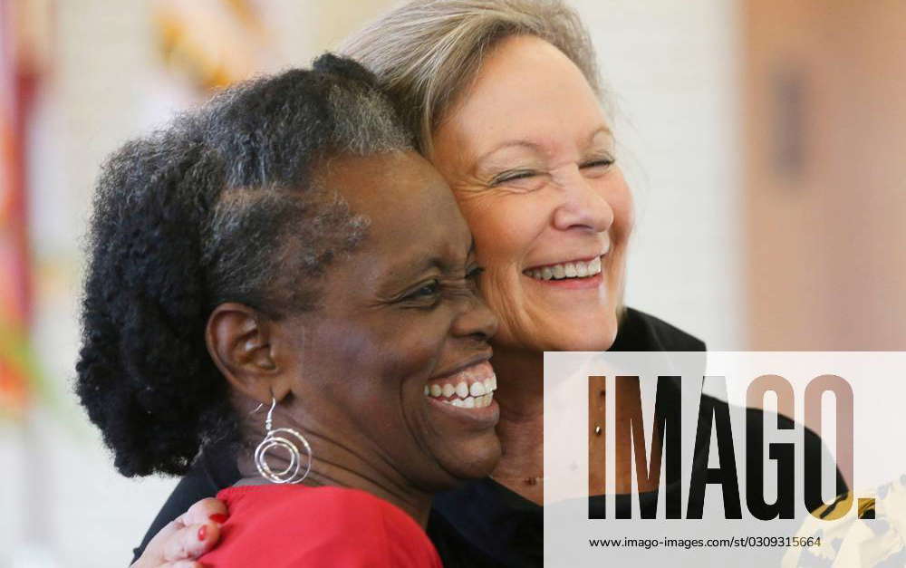 Syndication: Tuscaloosa News Karen Thompson-Jackson hugs inductee Pam ...