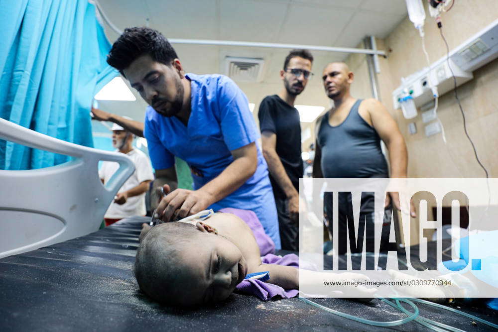 October 21, 2023: Gaza, Palestine. 22 October 2022. A child injured in ...