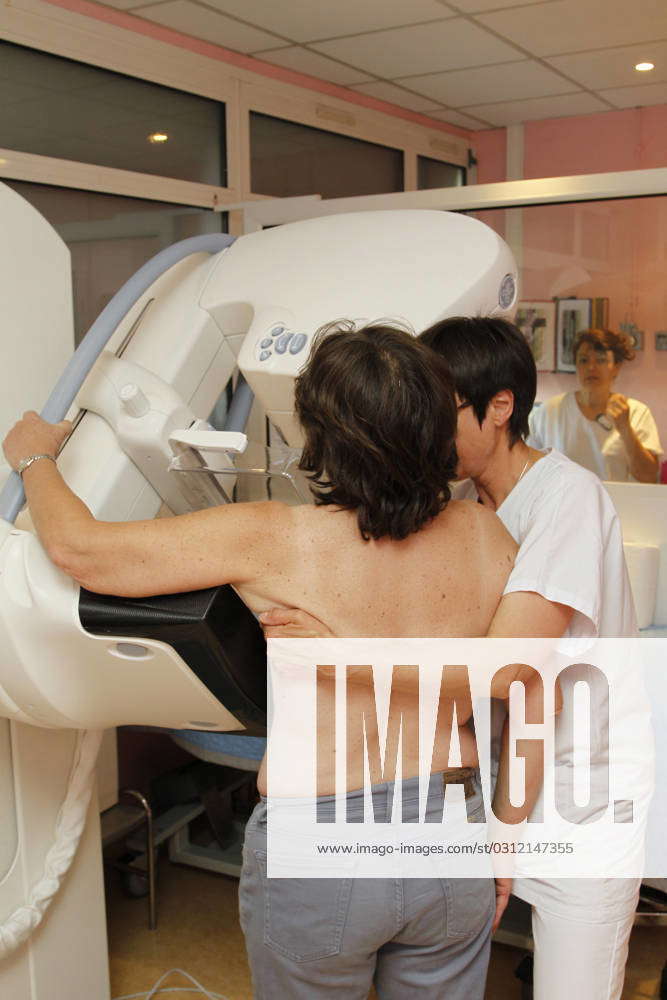 Mammogram Exam Senology Center Digital Mammography Every 2 Years Women Over 50 Are Invited To 3493