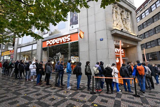 Opening of first restaurant of US chain Popeyes at Wenceslas Square in ...