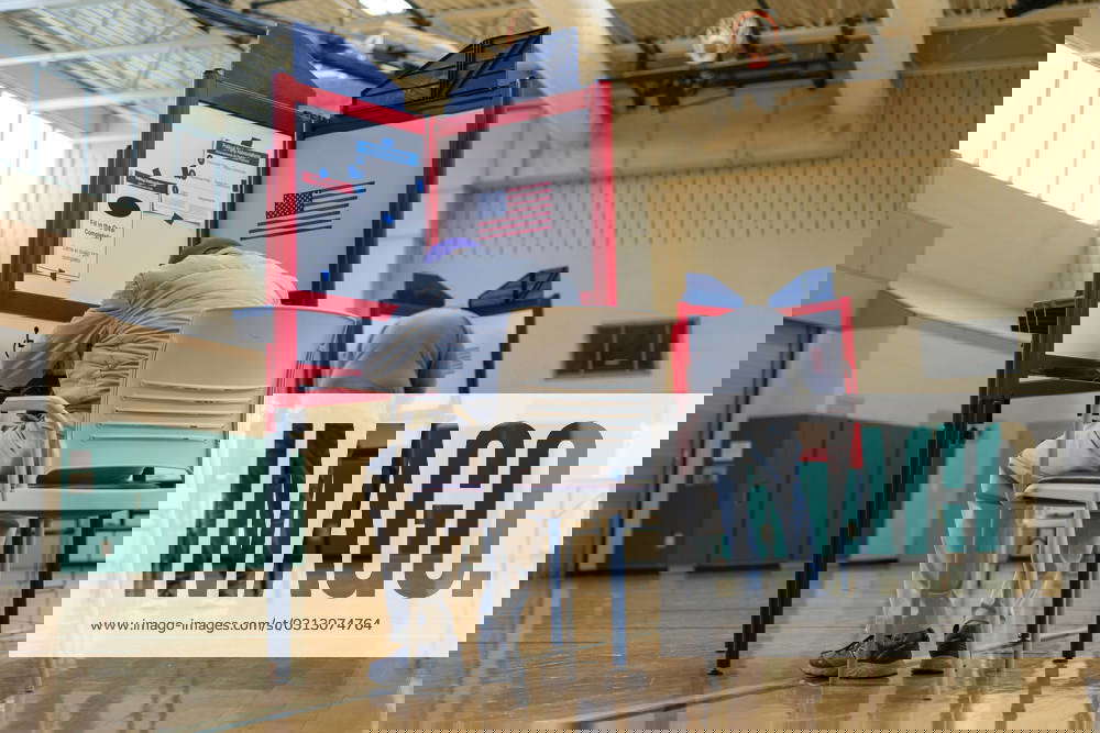 People fillin their ballots on Election Day at the Walter Reed